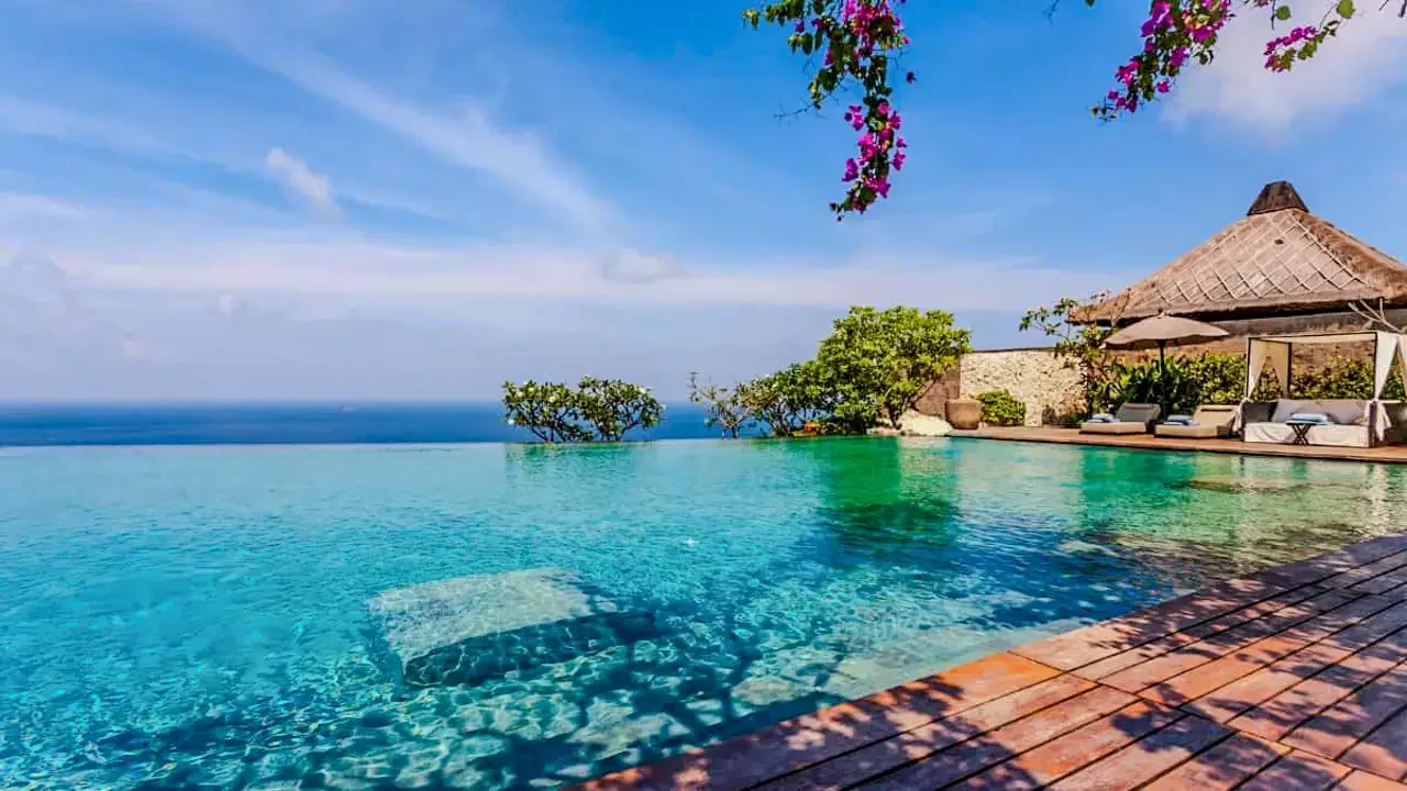 Five-Star Travel Experiences: Discover Luxury Destinations and Unique Adventures