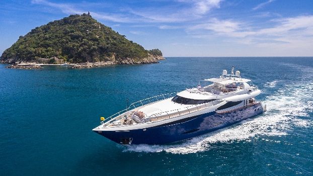 Discover the Best Private Yacht Charters in the Mediterranean: Luxury Vacations at Sea