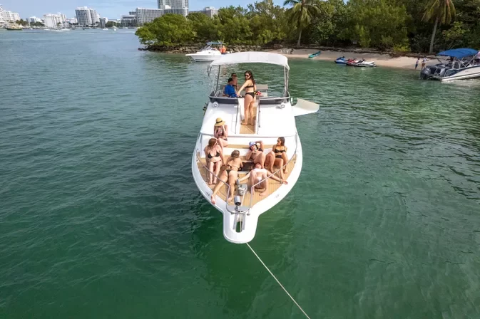 Private Luxury Yacht Tours in Miami – Ultimate Yacht Experience in Miami