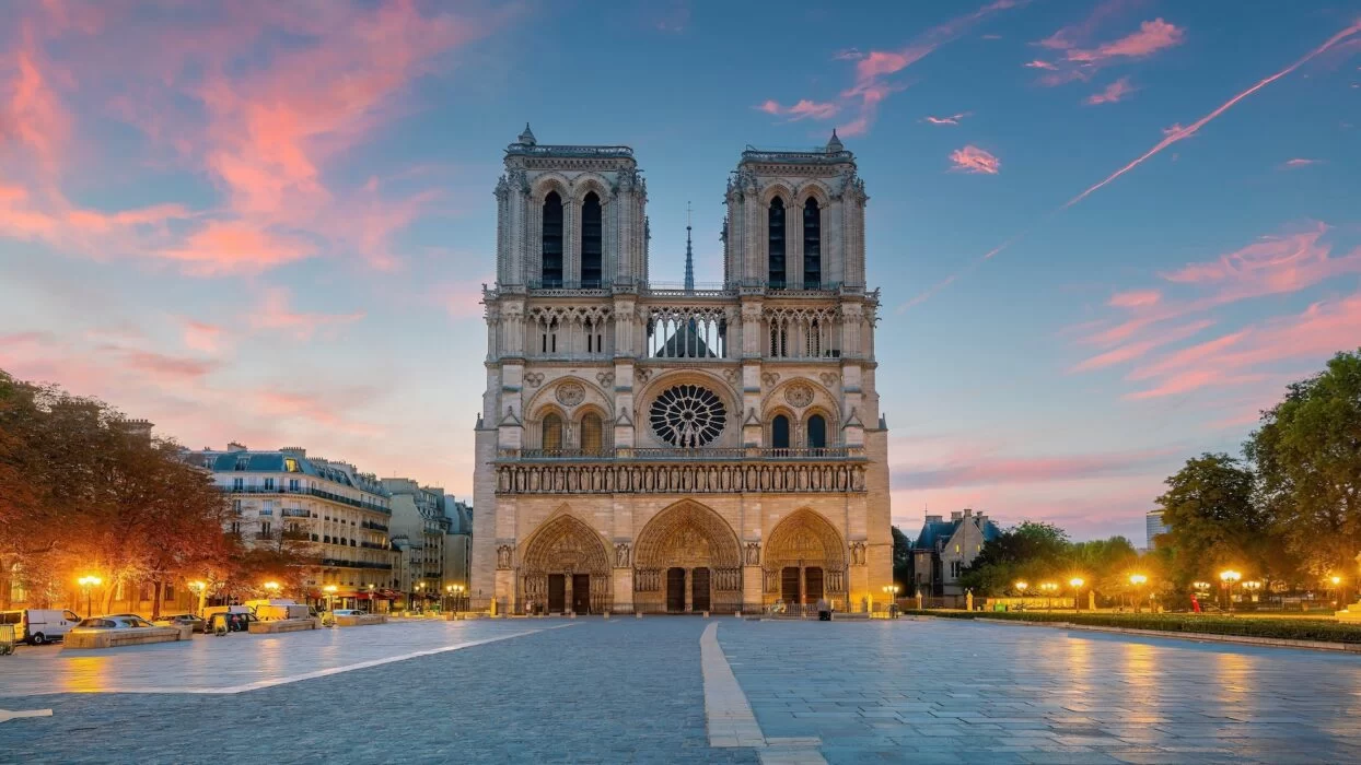 Refined Travel Itineraries for Art and Culture Lovers: Explore the World of Art and History