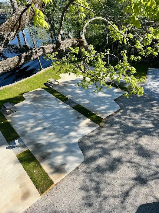 Lakeshore RV Park 4