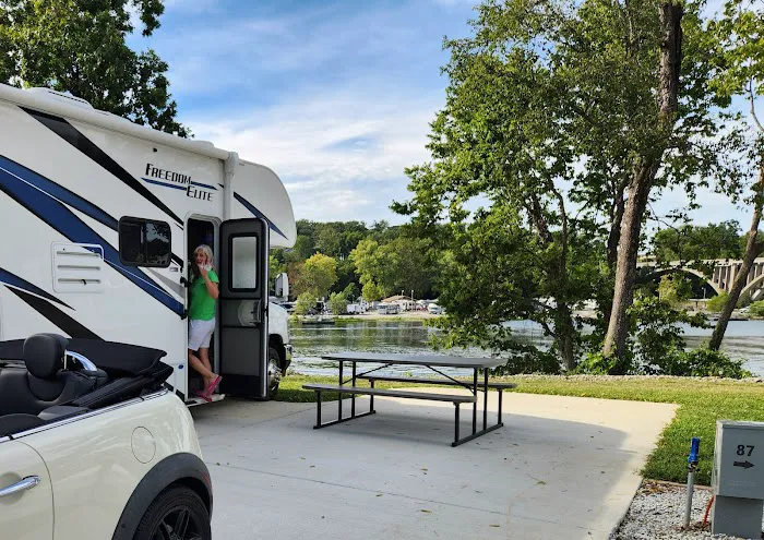 Lakeshore RV Park 8