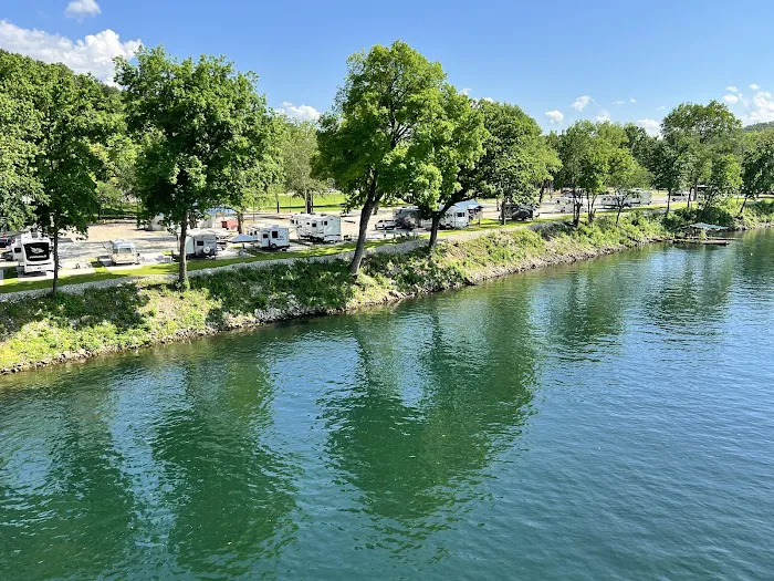 Lakeshore RV Park 9