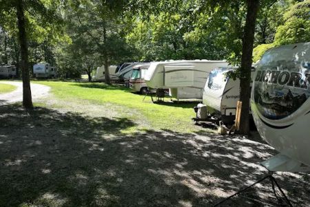Dexter's Last Resort RV & Airbnb