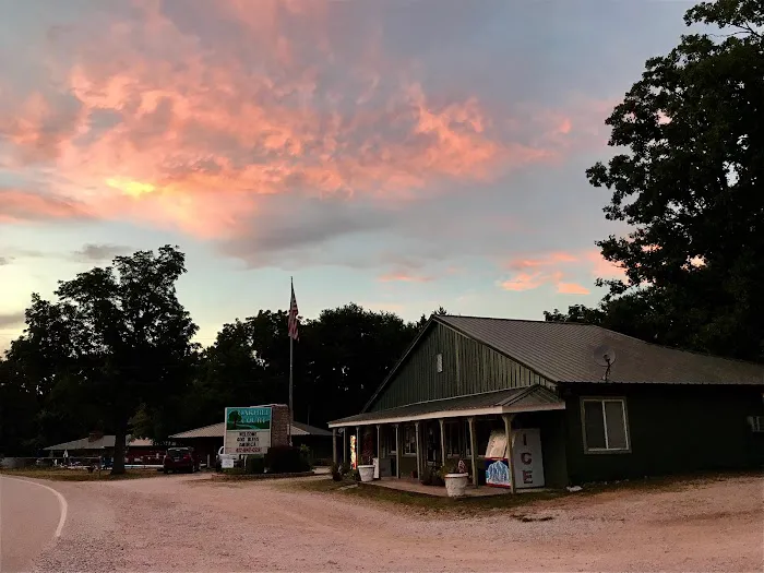 Oak Hill Court Cabins & RV Park 4
