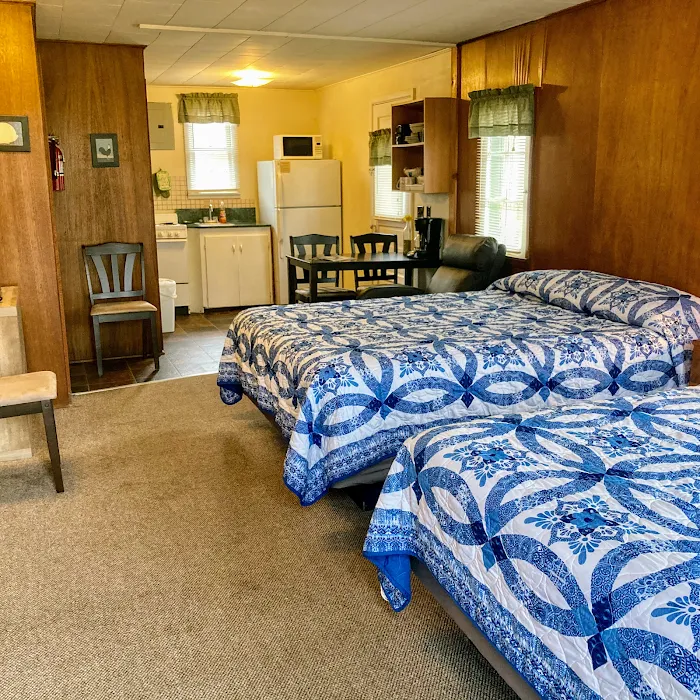 Oak Hill Court Cabins & RV Park 8