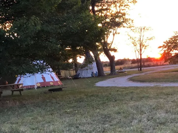EDGE OF THE WOODS RV PARK AND CAMPGROUND 1