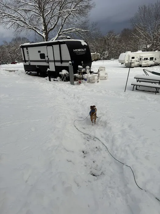Around the Bend Ozarks RV Park 4