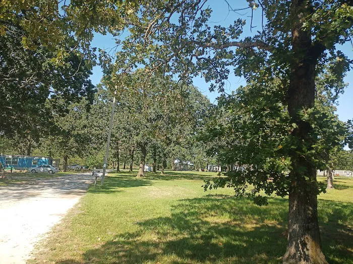 Boondocks Enterprises Mobile Home and RV park 5