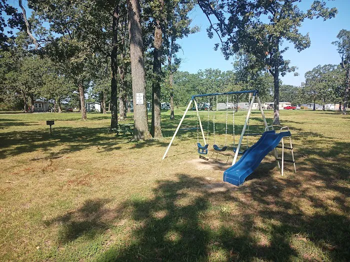 Boondocks Enterprises Mobile Home and RV park 10