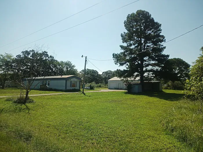 Boondocks Enterprises Mobile Home and RV park 8