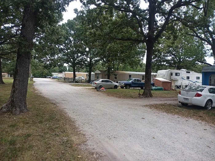 Boondocks Enterprises Mobile Home and RV park 9