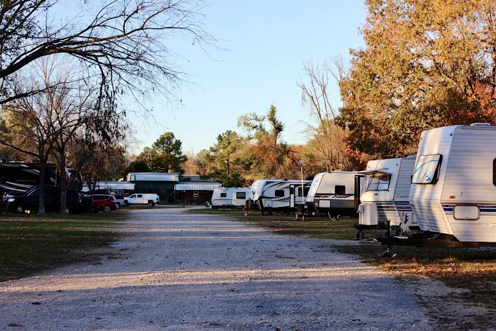 Beaver Lake Glamping & RV Resort 7