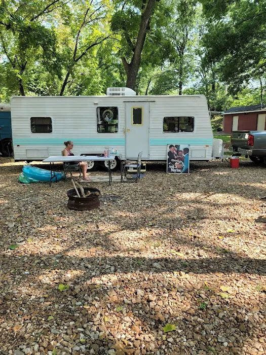 Zan's Creekside Campground 3