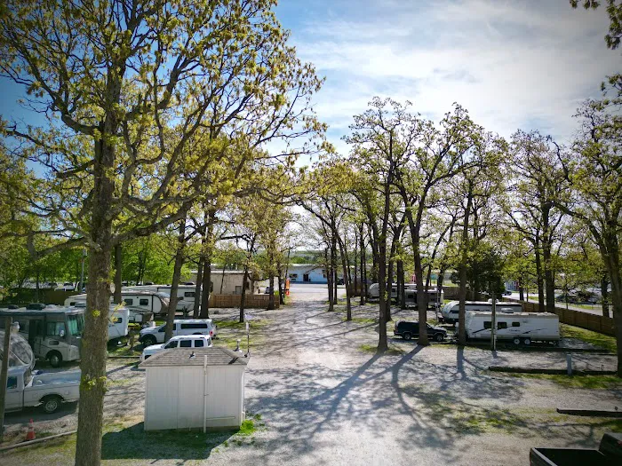 Ozark Canopy RV Park - Springdale 6