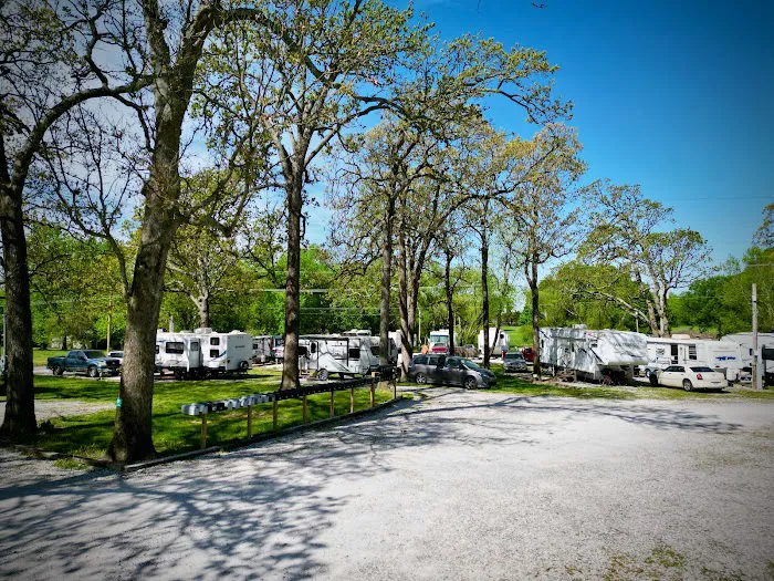 Ozark Canopy RV Park - Springdale 5