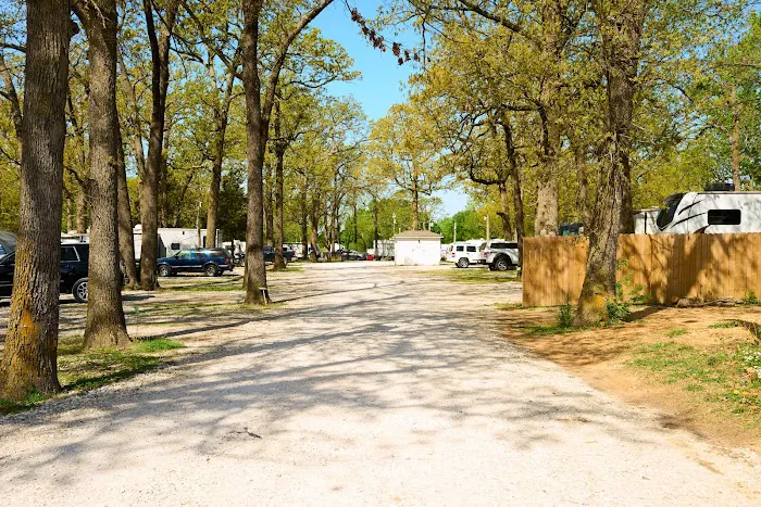 Ozark Canopy RV Park - Springdale 7