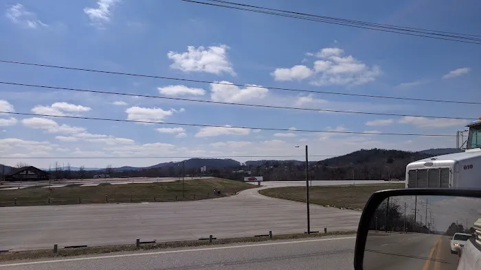 Hog Valley RV & Treehouse Resort 3