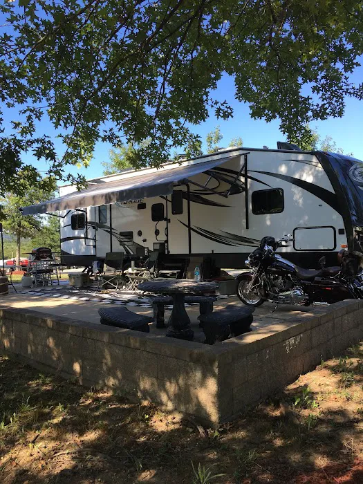Hog Valley RV & Treehouse Resort 9