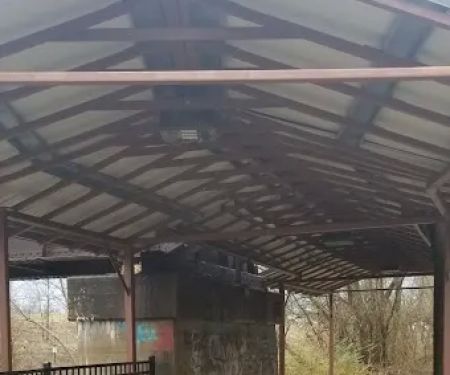 Hog Valley RV & Treehouse Resort