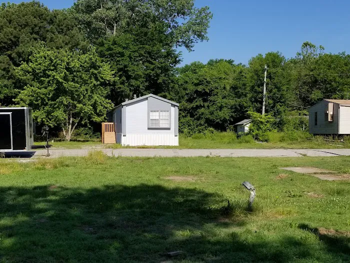 Whispering Pines Mobile Home Community 10