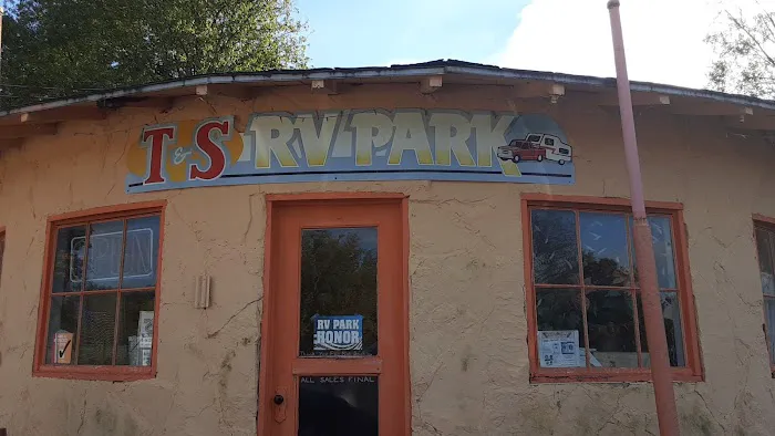 T & S RV Park 3
