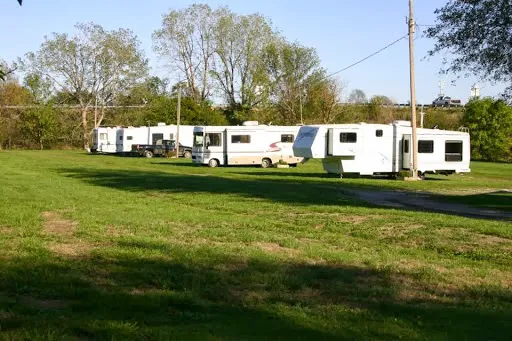 Show-Me Rest Rv Park 9