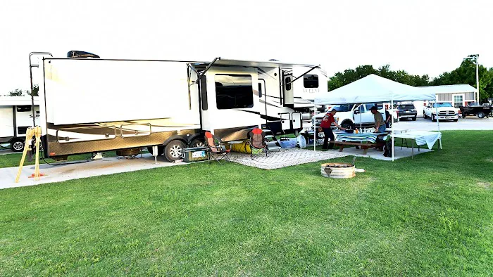 Monkey Island RV Resort and Cabins 8