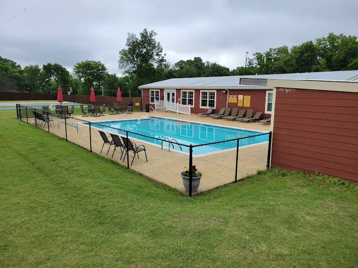 Monkey Island RV Resort and Cabins 4