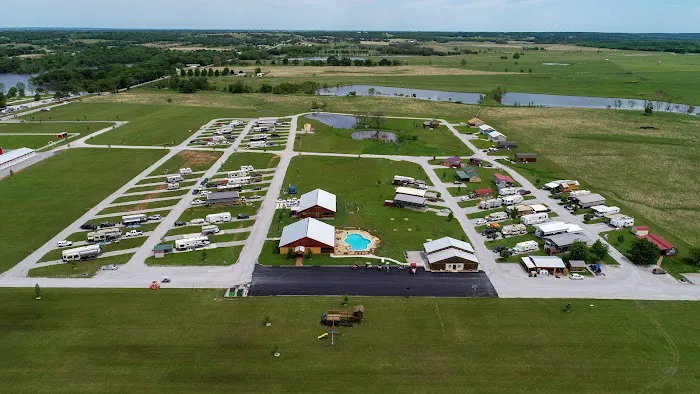 Grand Meridian RV, Tiny Home, Cabin Resort And Storage 4