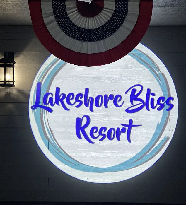 Lakeshore Bliss Resort 7