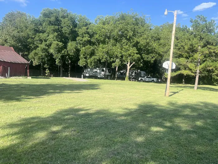 Red Barn Retreat | RV Park | Tahlequah, OK 4
