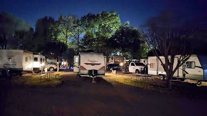 Ivy's Cove RV Retreat 7