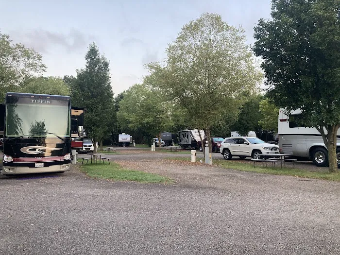 Ivy's Cove RV Retreat 4