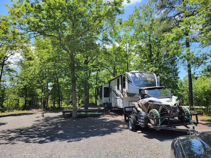 Hoss' Hideout Campground 8