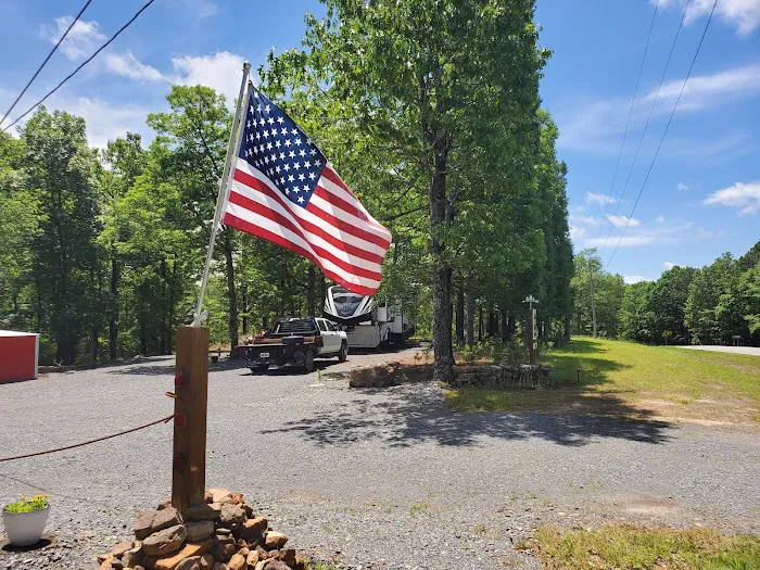 Hoss' Hideout Campground 7
