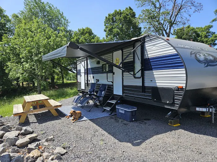 Grassy Road Cabins and Camping 4