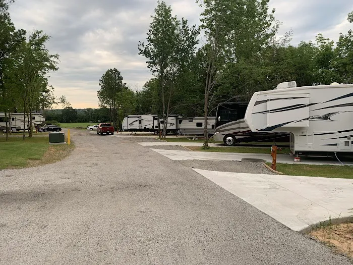 Big Pines RV Escape - Cabins & RV 6