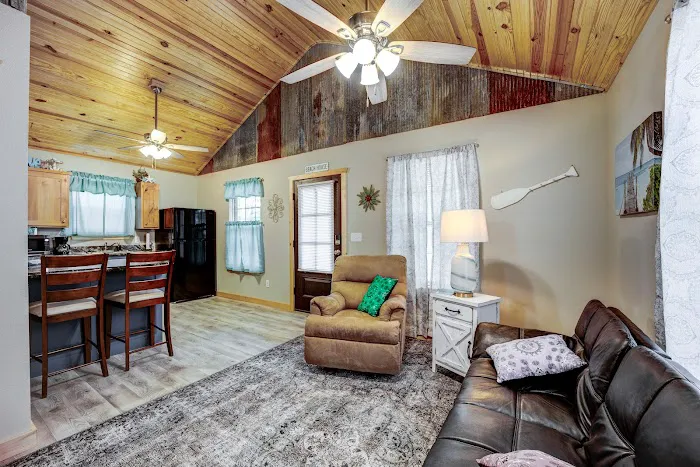 Big Pines RV Escape - Cabins & RV 9
