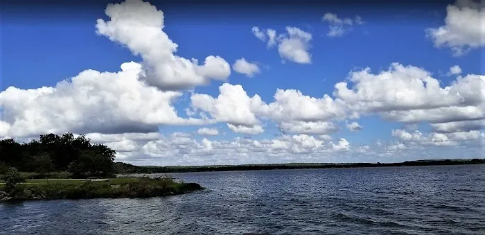 Linn County Park & Marina Store 9