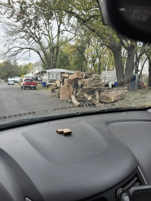 Crown Mobile Home and RV Park 4