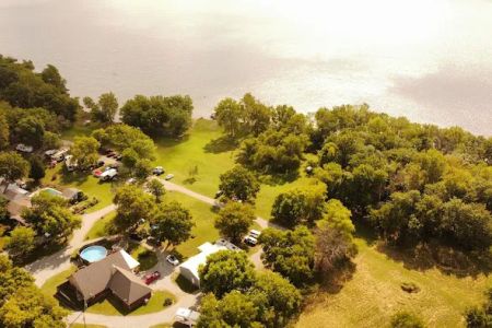 Horseshoe INN and Campground
