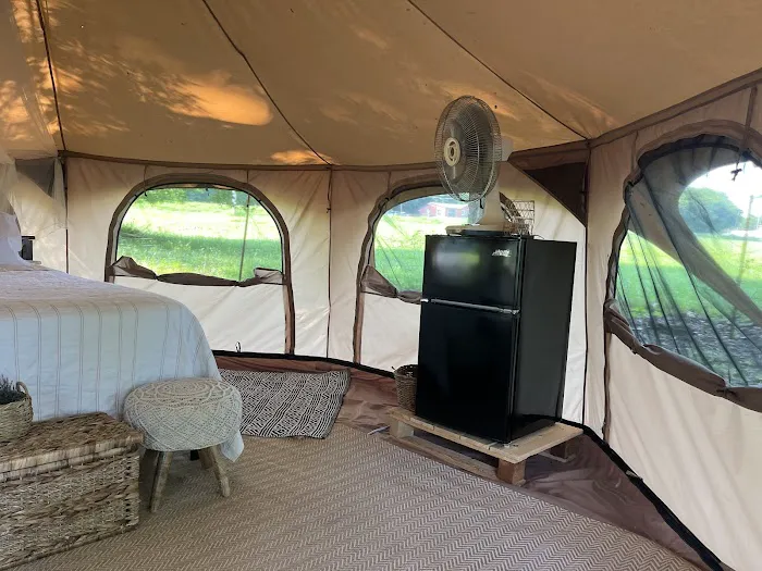 Horseshoe INN and Campground 9