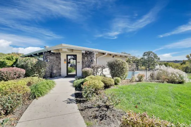 Highland Manor 3