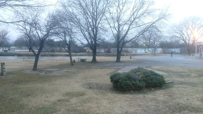 Lakeshore RV & Mobile Home Park 9