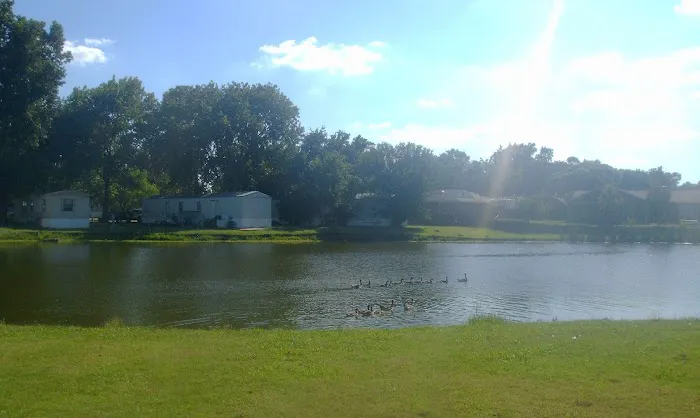 Lakeshore RV & Mobile Home Park 8
