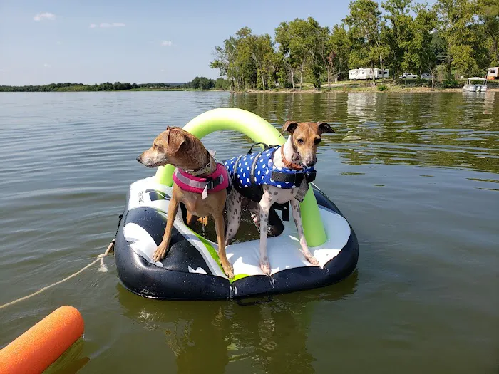 Lake Shore RV & Recreation Pk 6