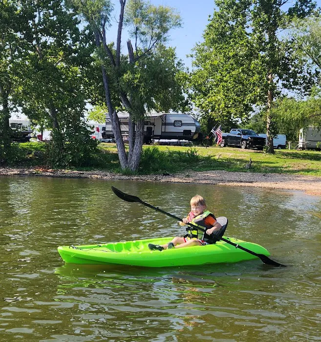 Lake Shore RV & Recreation Pk 8