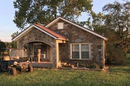 2024 solar eclipse, Romancing the eclipse in Romance Arkansas