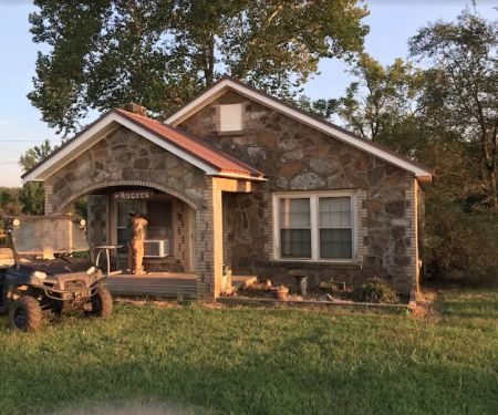 2024 solar eclipse, Romancing the eclipse in Romance Arkansas